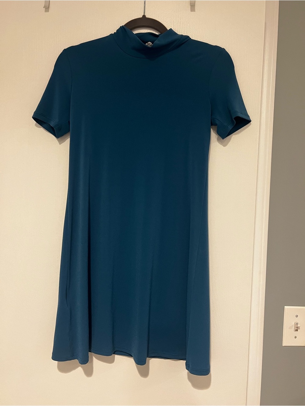 BCBGeneration Teal Short Sleeve Mini Dress